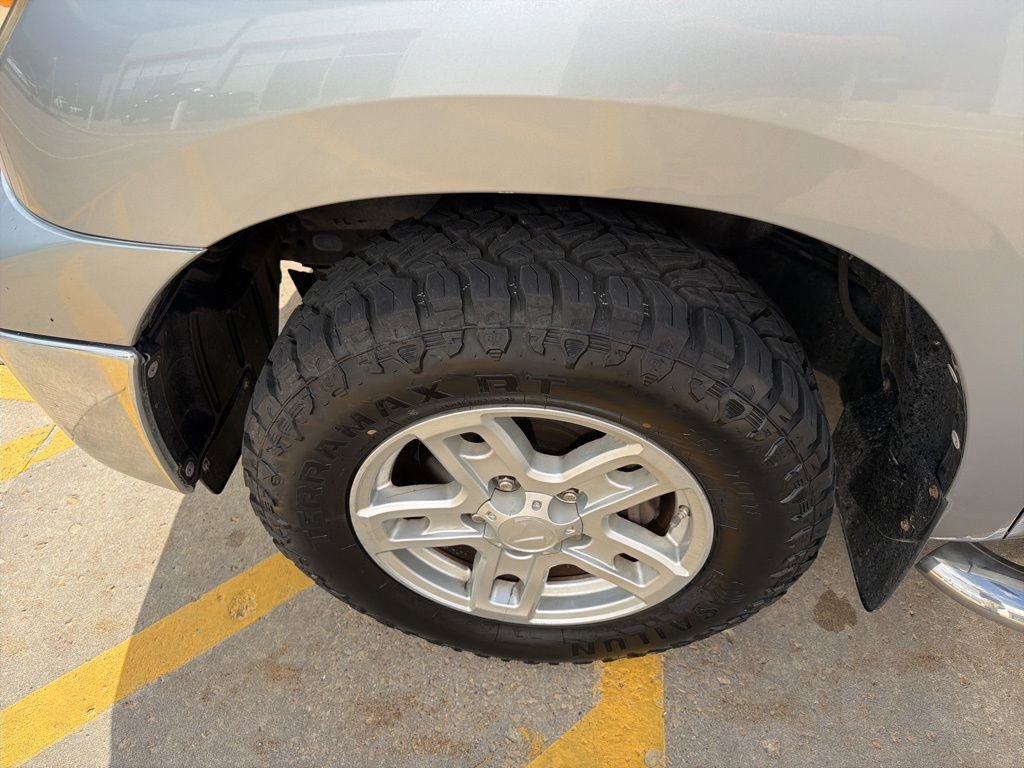 Used 2013 Toyota Tundra 2WD CrewMax w/ SR5 Pkg image 31