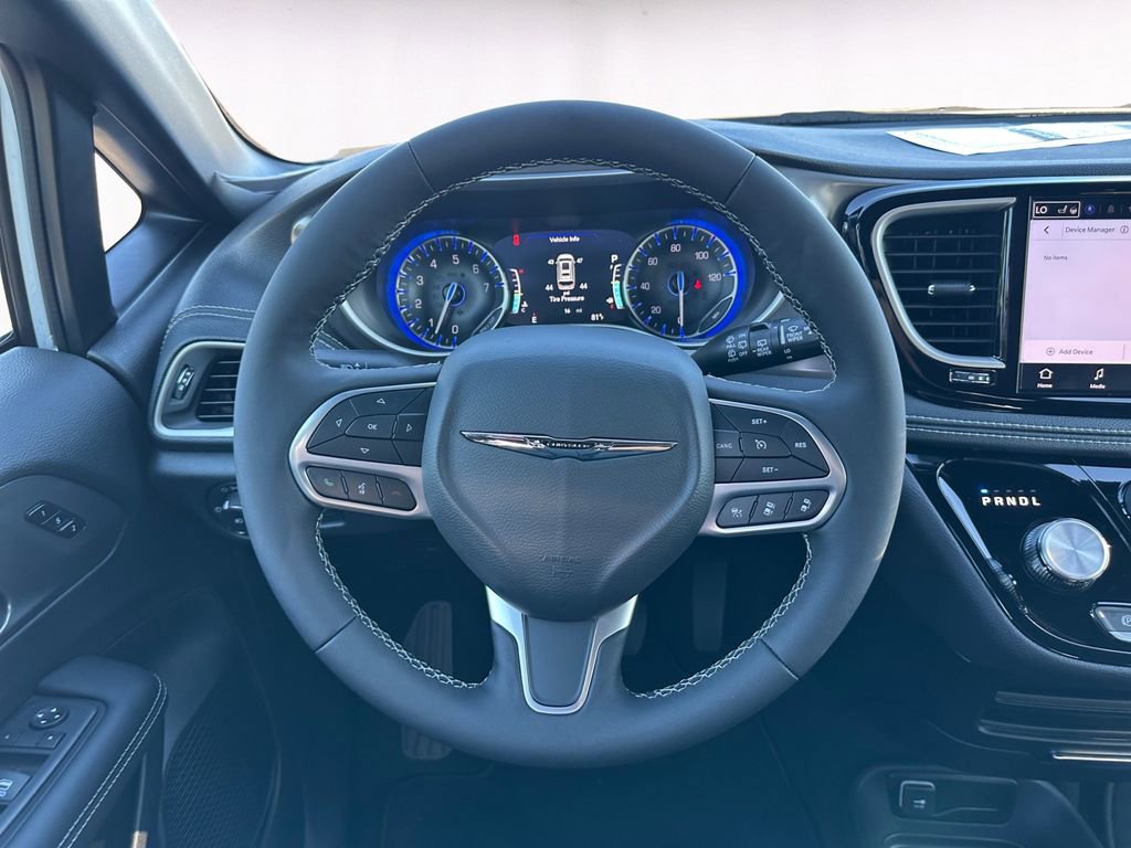 New 2026 Chrysler Pacifica Select image 12