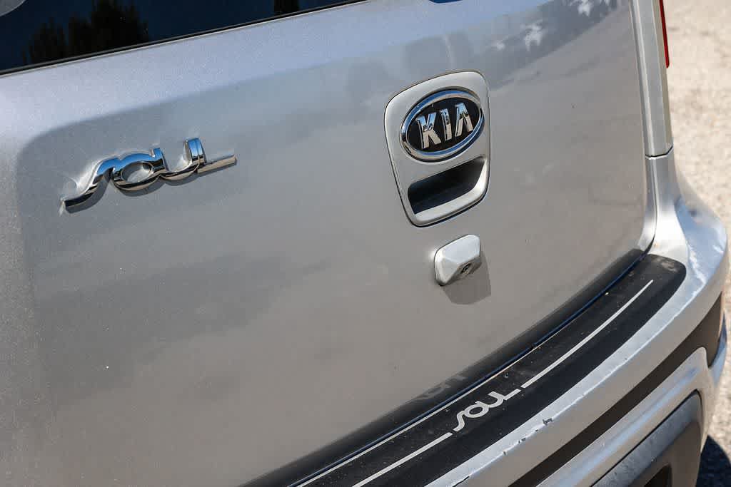 Used 2012 Kia Soul + w/ Audio Pkg FWD image 7