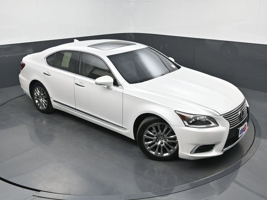 Used 2016 Lexus LS 460 w/ Comfort Package image 34