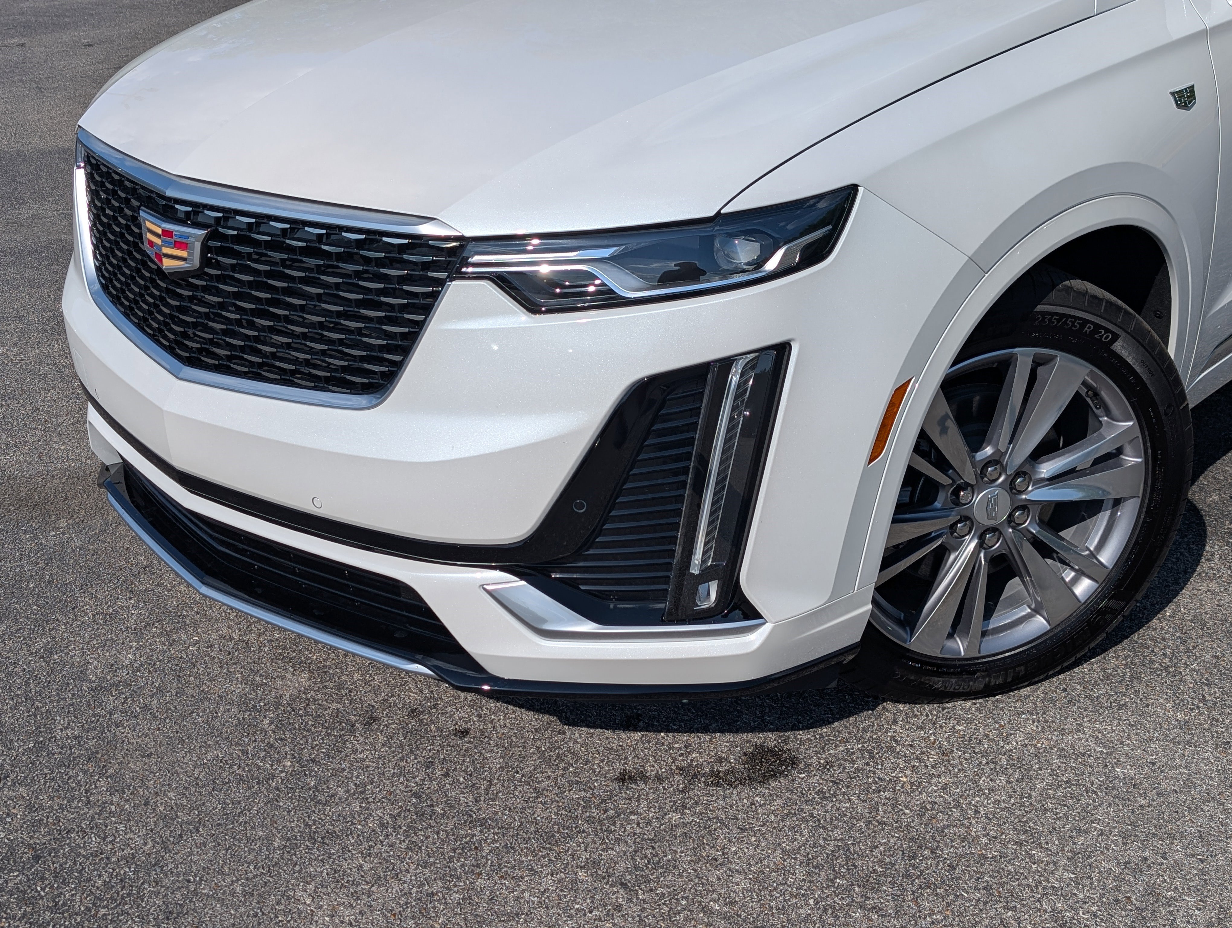 Used 2025 Cadillac XT6 Premium Luxury FWD image 11