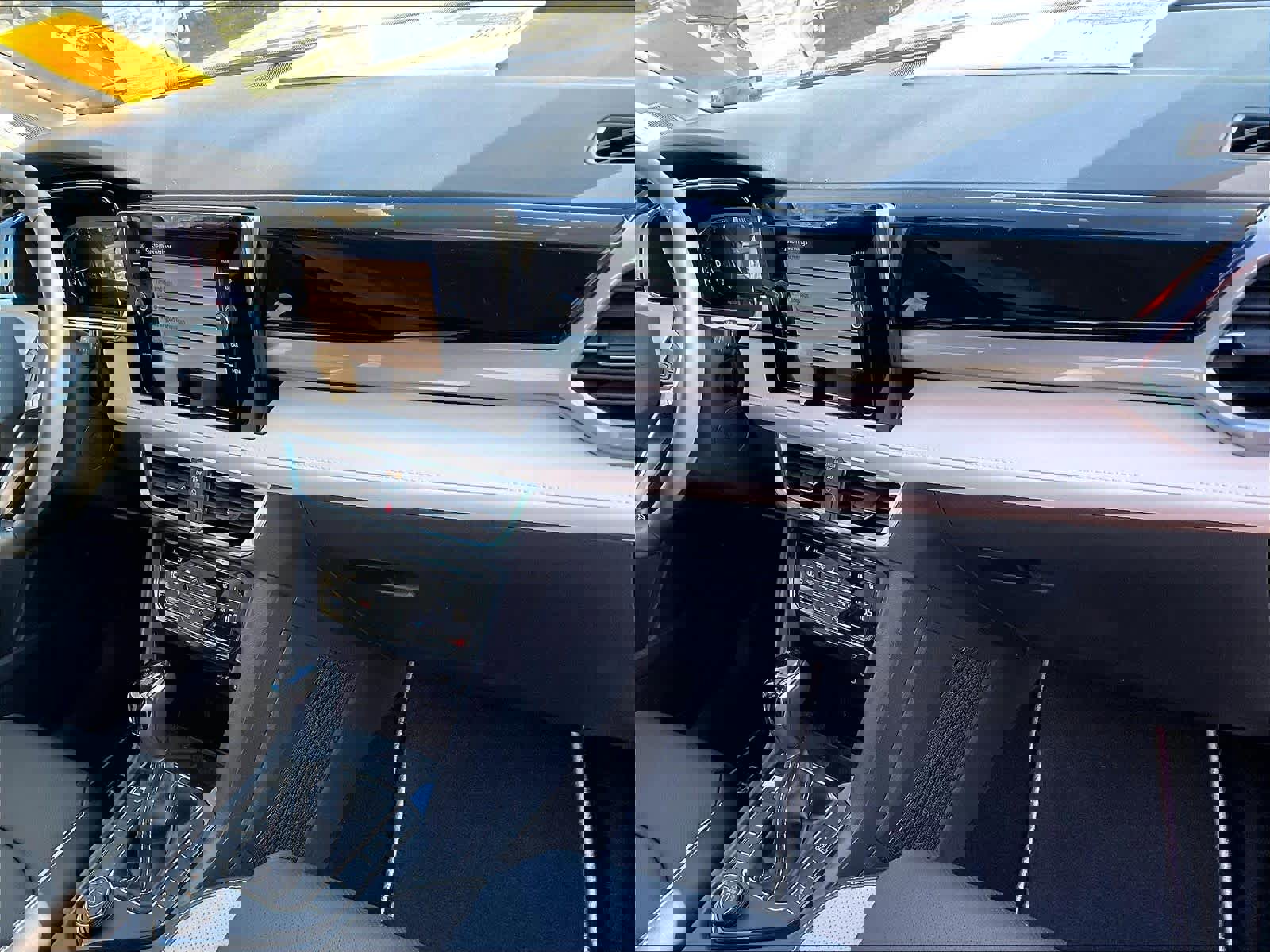 New 2026 Volkswagen Taos SEL image 10