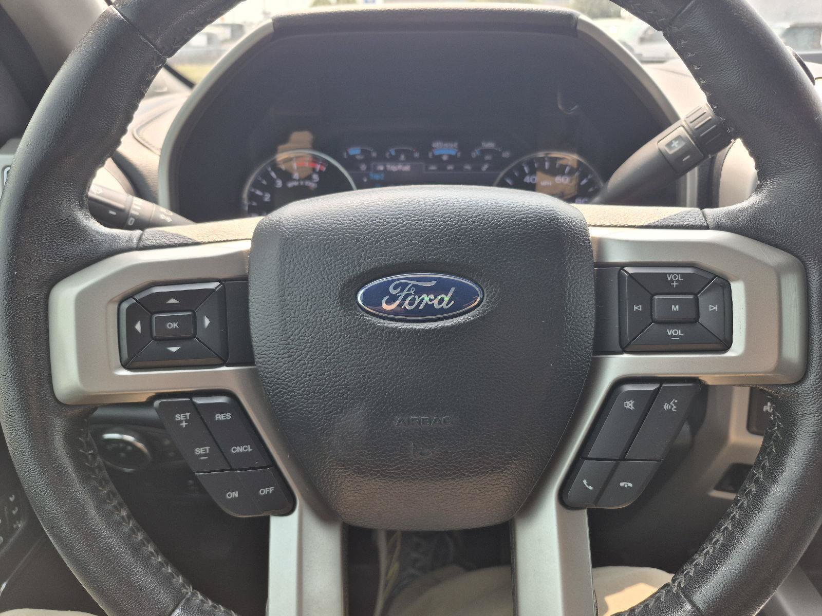 Certified 2020 Ford F250 Lariat w/ Lariat Ultimate Package AWD/4WD image 8