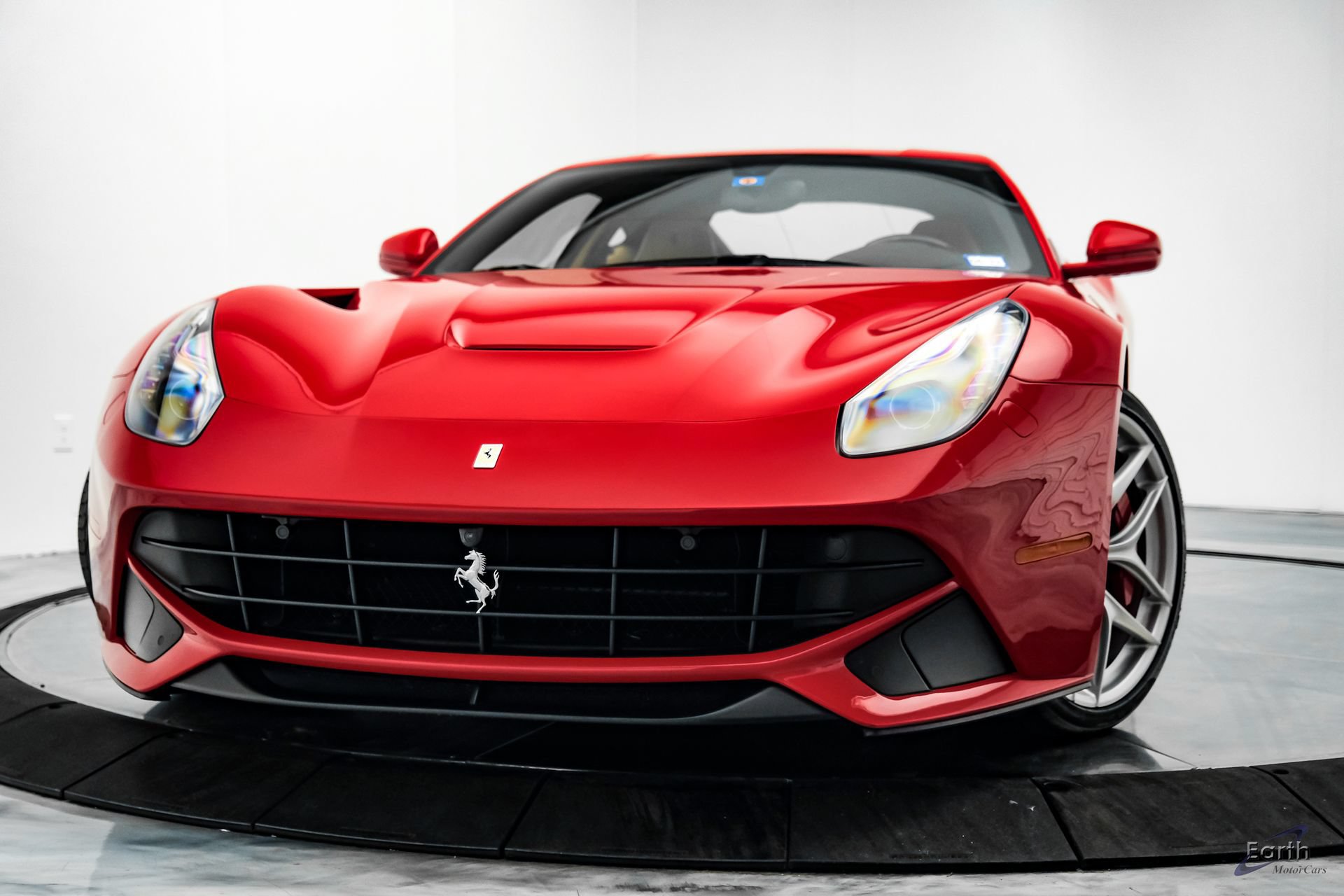 Used 2017 Ferrari F12 Berlinetta RWD image 3