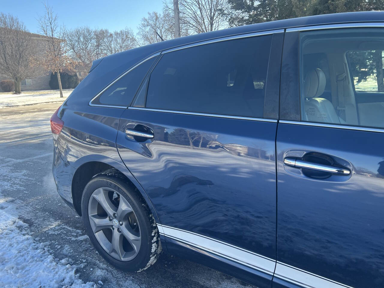 Used 2015 Toyota Venza XLE image 38