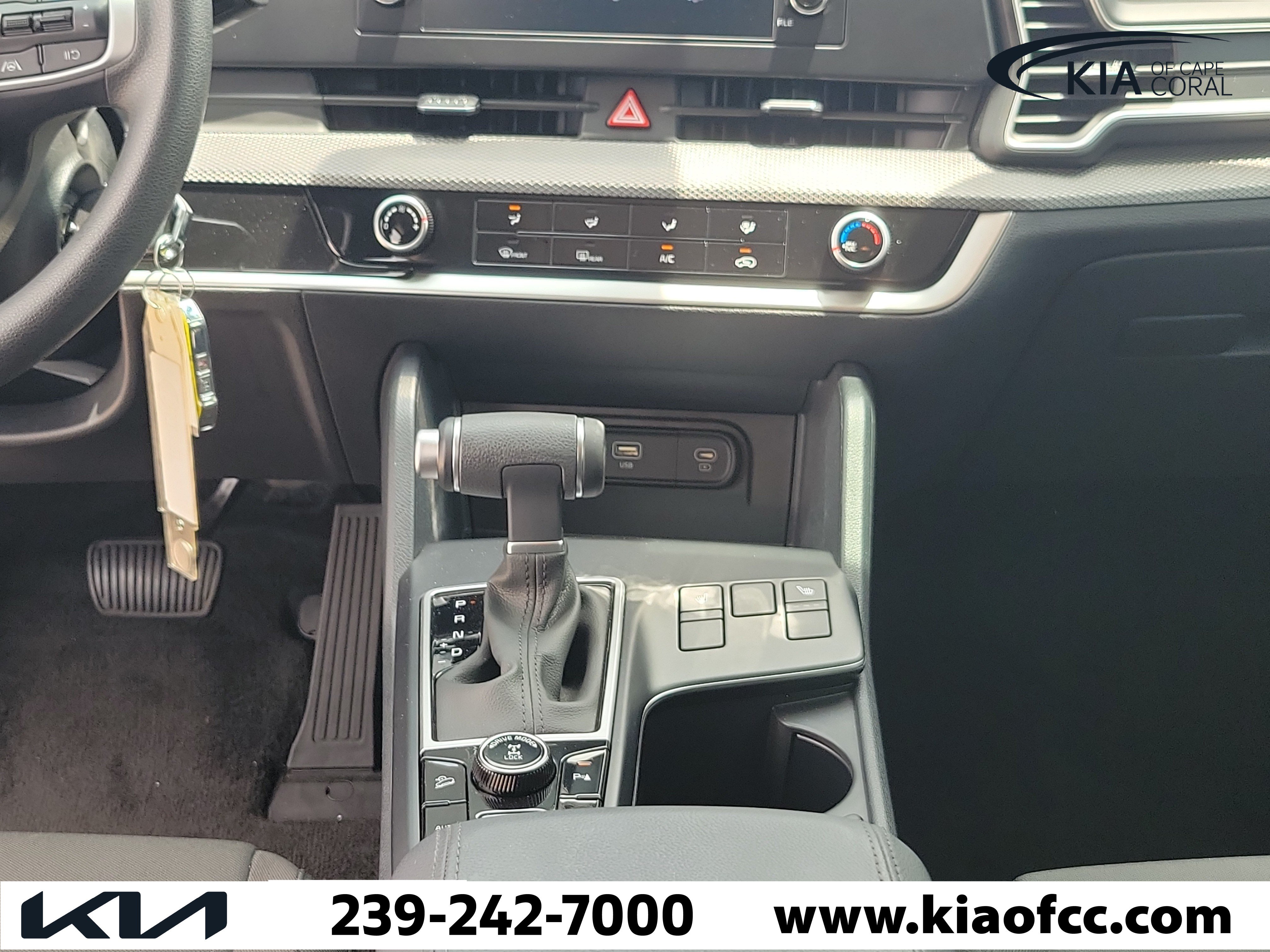 Used 2025 Kia Sportage LX AWD/4WD image 19