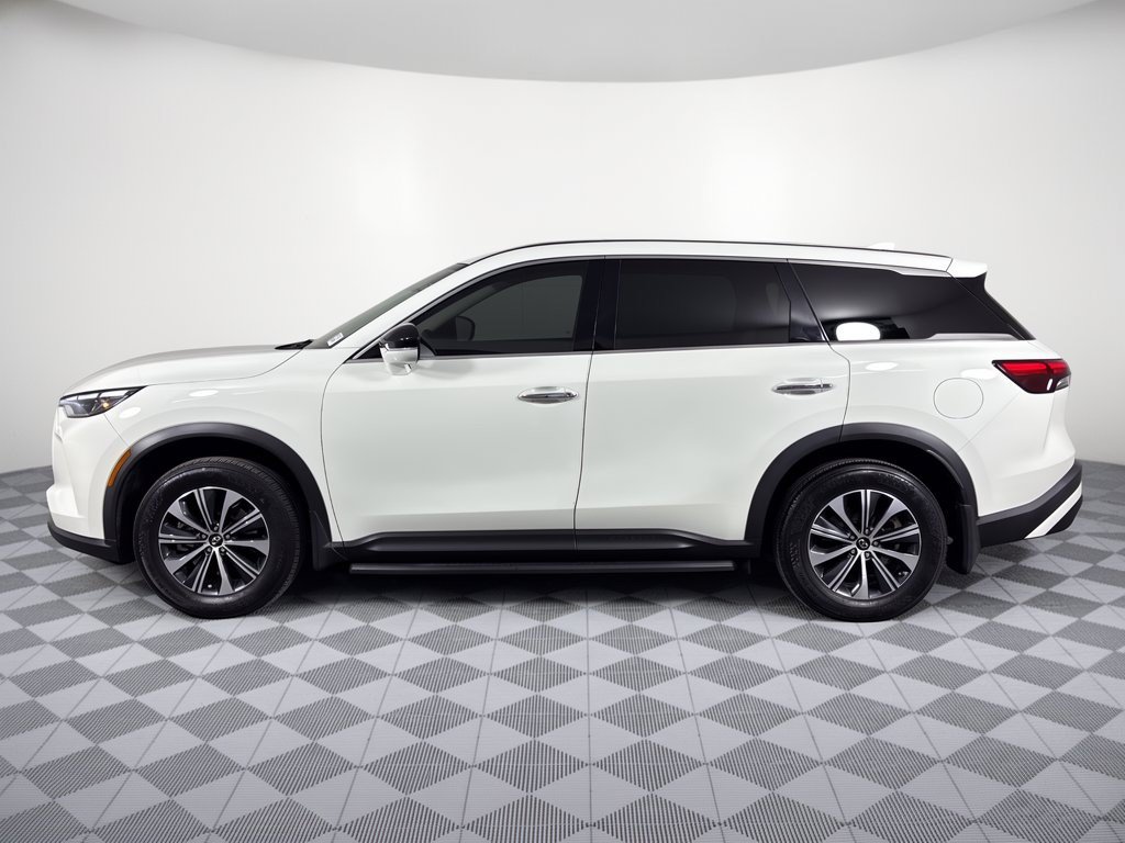 Used 2023 INFINITI QX60 Pure FWD image 2