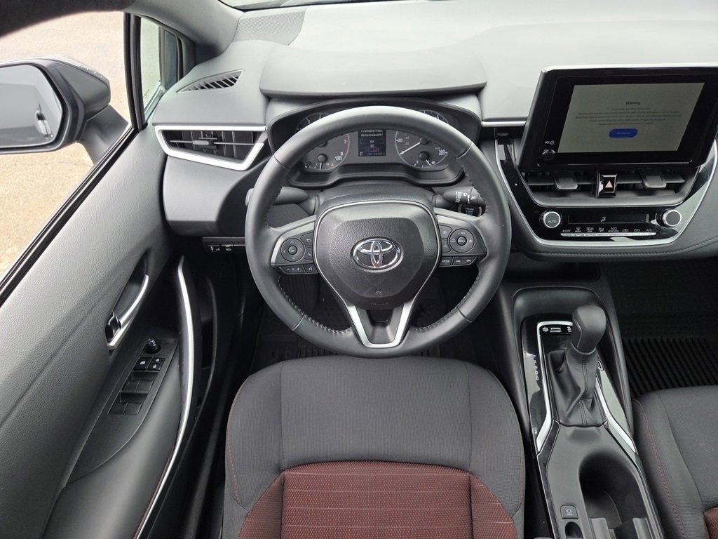 Used 2025 Toyota Corolla SE image 4