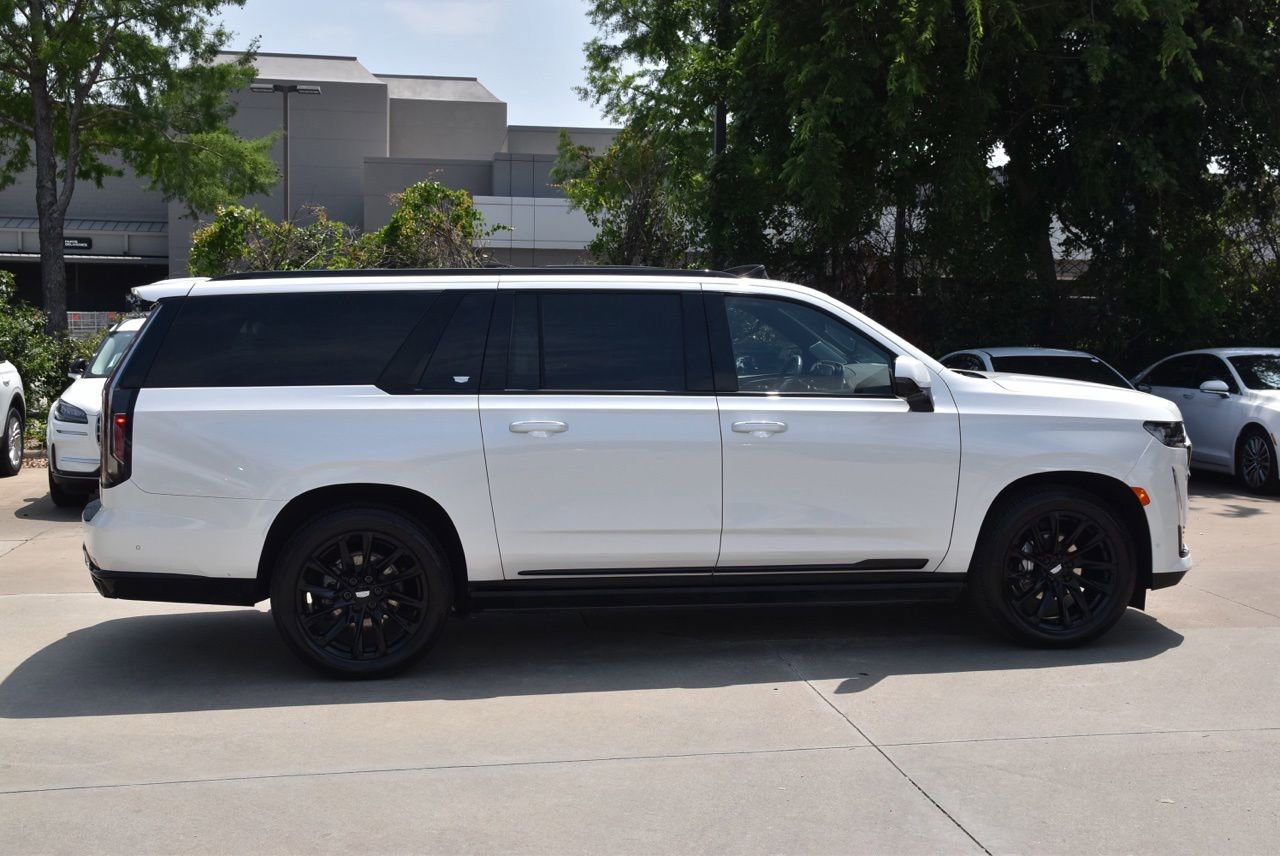 Used 2023 Cadillac Escalade ESV Sport Platinum w/ LPO, ONYX Package AWD/4WD image 6