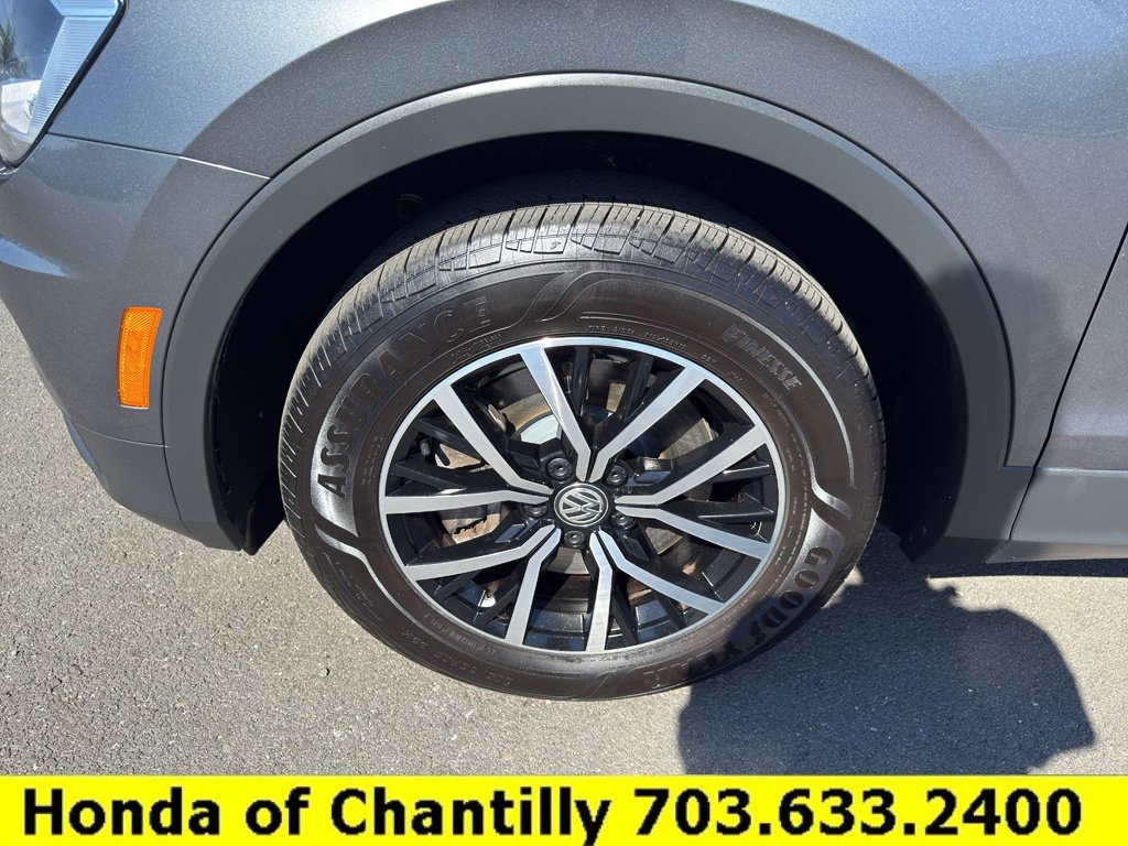 Used 2021 Volkswagen Tiguan SE w/ 3rd Row Seat Package AWD/4WD image 27