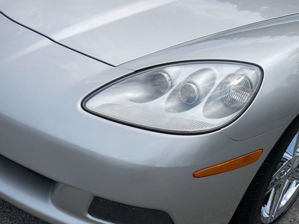 Used 2005 Chevrolet Corvette Coupe w/ Preferred Equipment Group RWD image 10