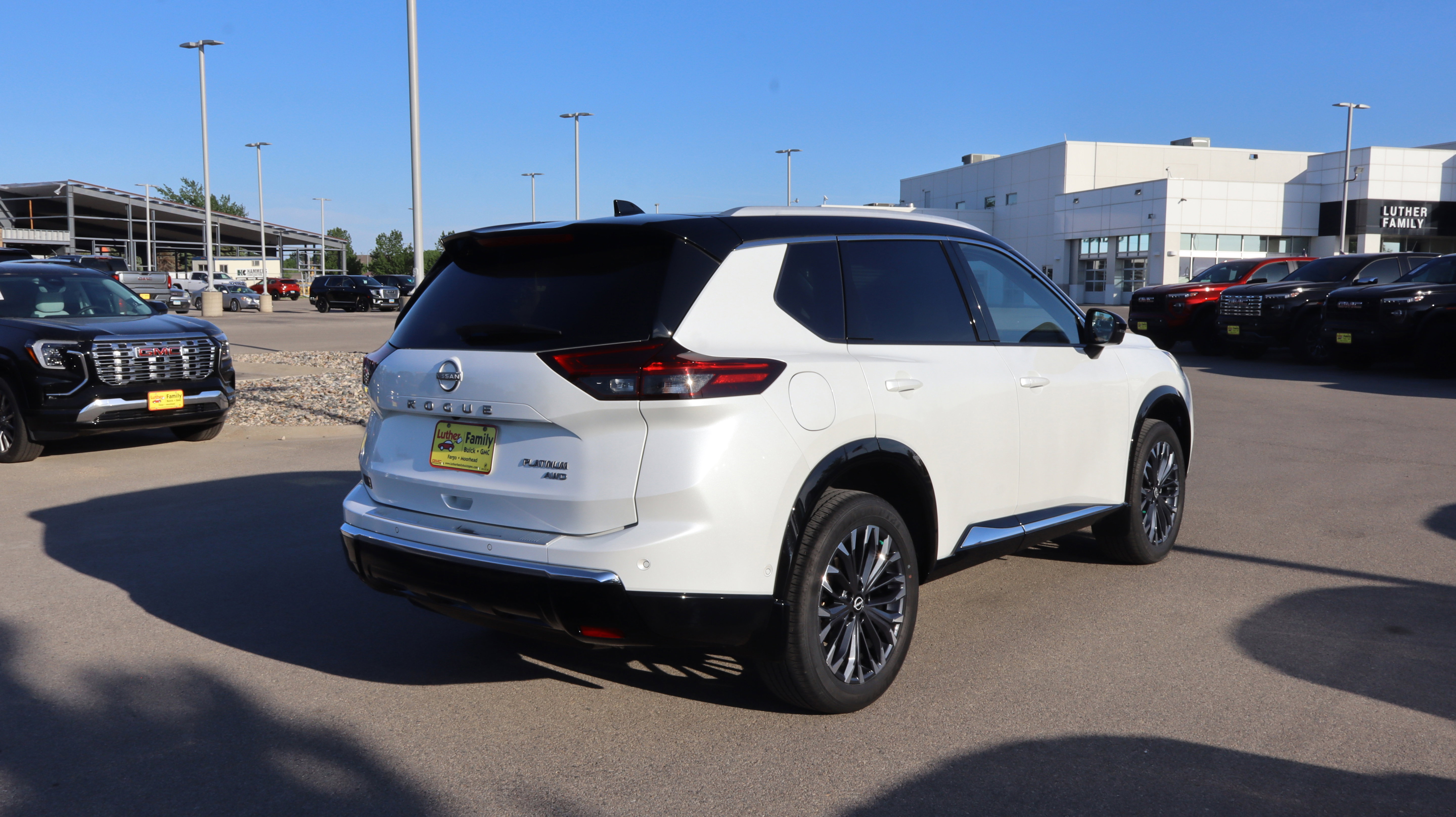 Used 2024 Nissan Rogue Platinum w/ Platinum Premium Package AWD/4WD image 7