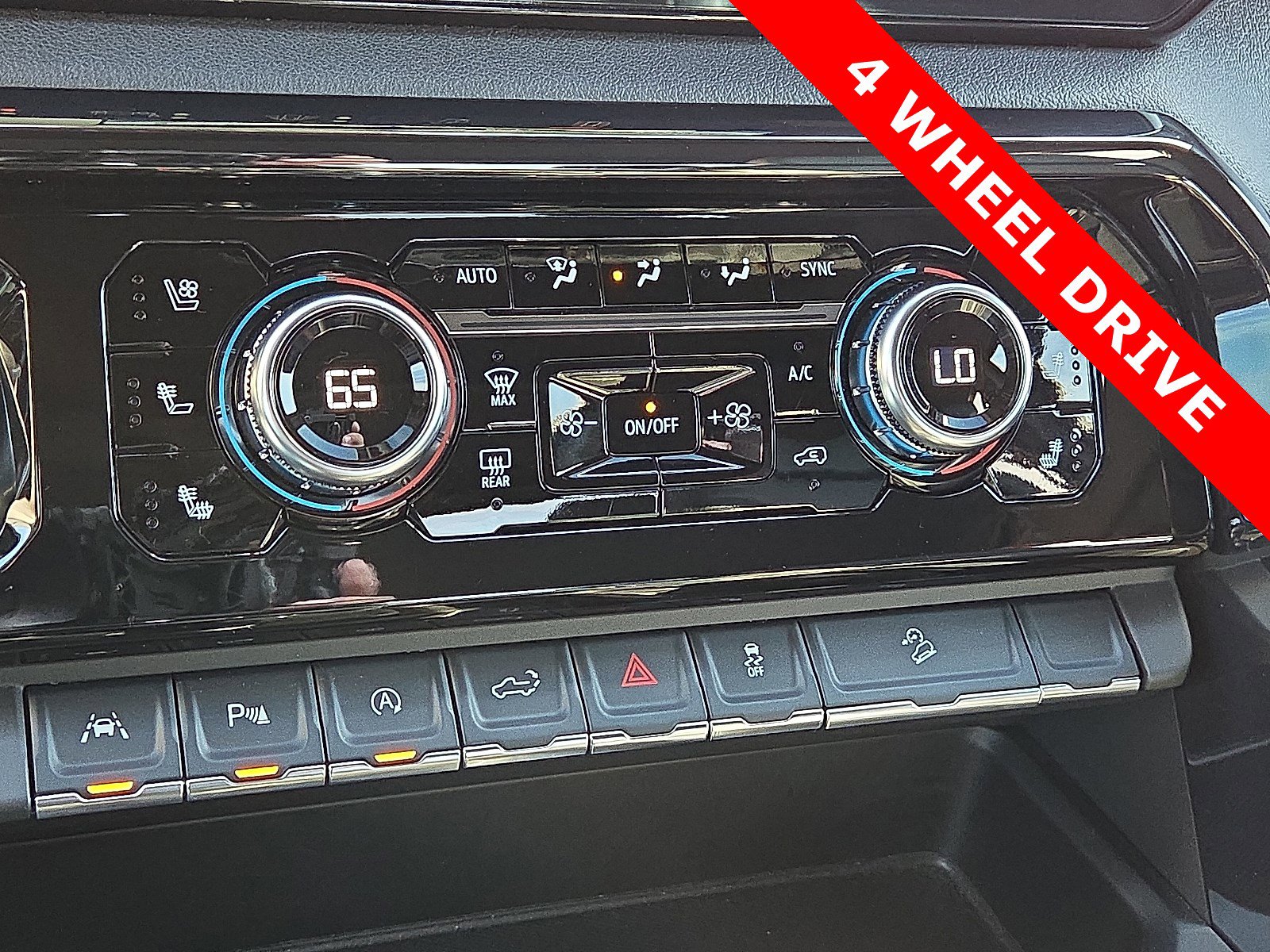 Used 2024 GMC Sierra 1500 AT4 image 19