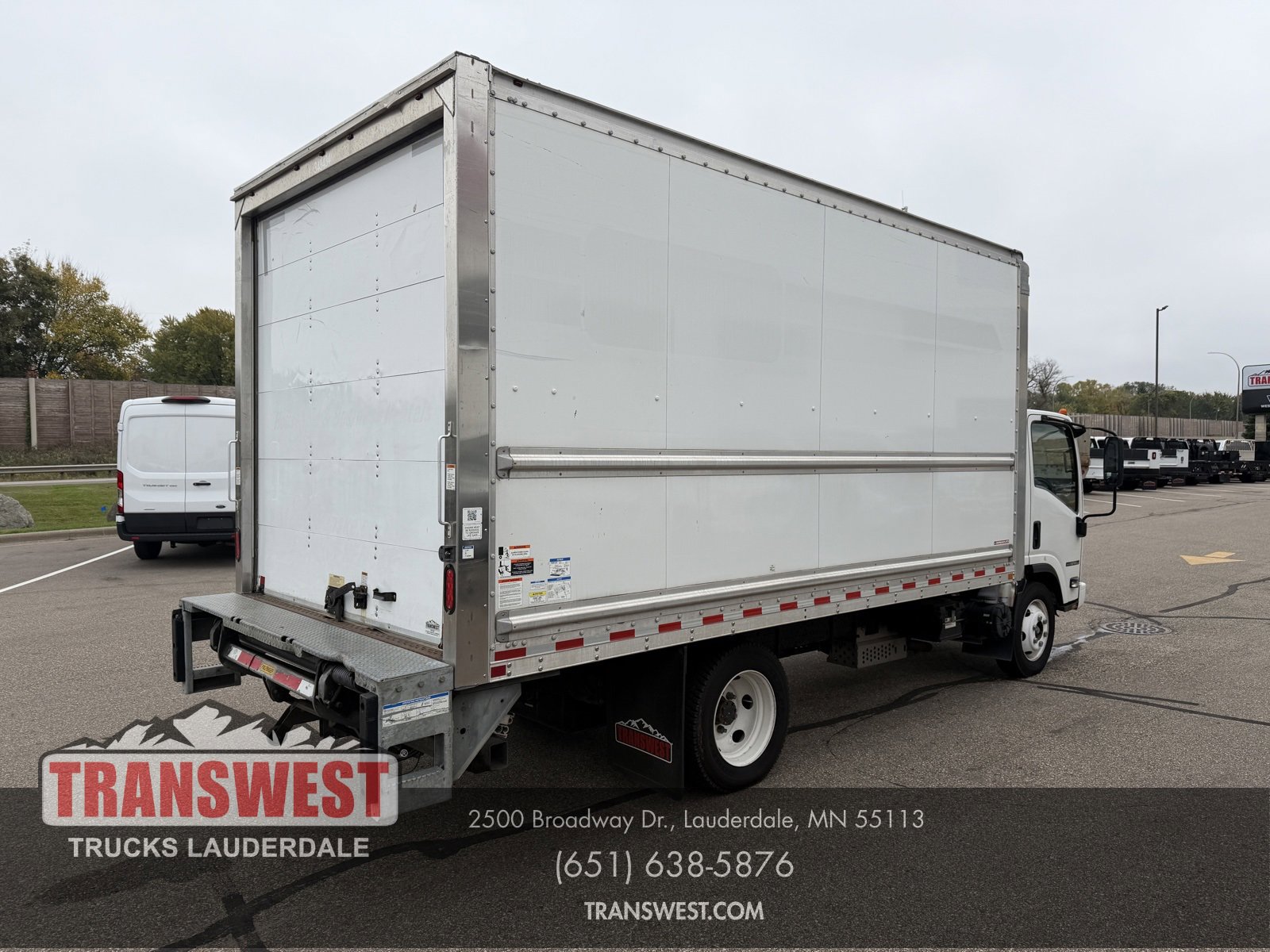 Used 2019 Isuzu NPR image 5