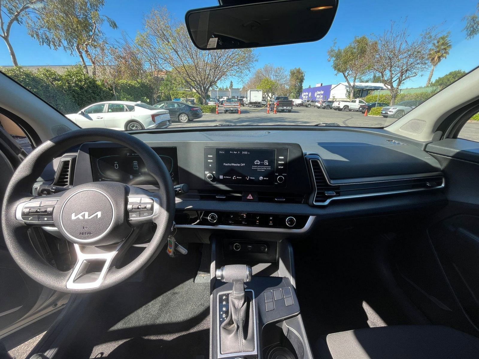 Used 2025 Kia Sportage LX image 32