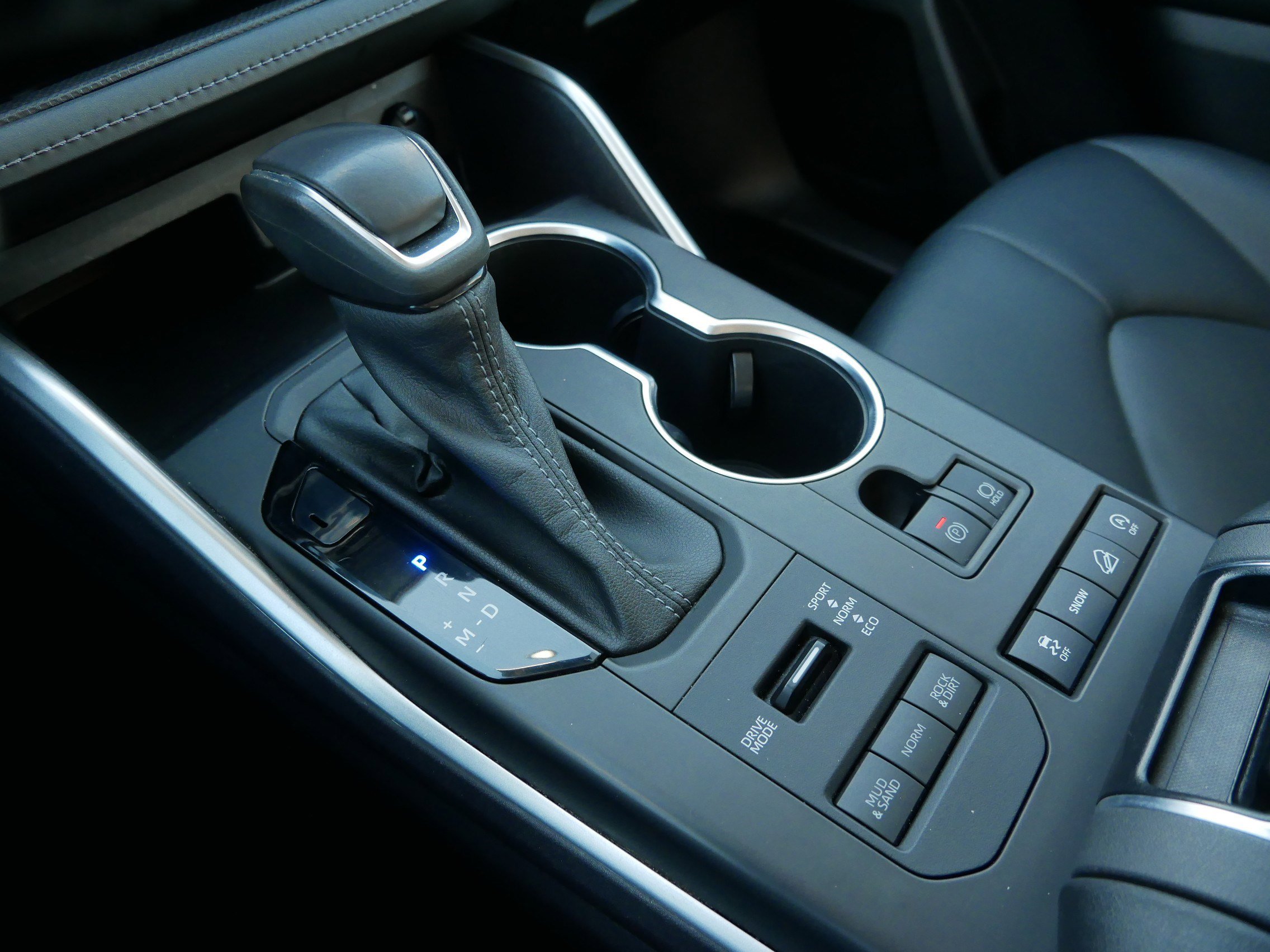 Used 2022 Toyota Highlander XLE image 32