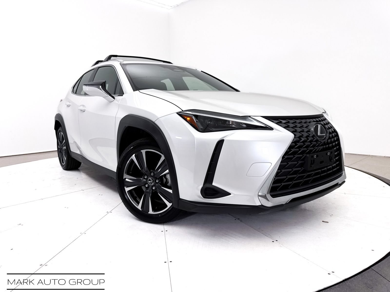 Used 2025 Lexus UX 300h FWD w/ Accessory Package (Z2) video 1