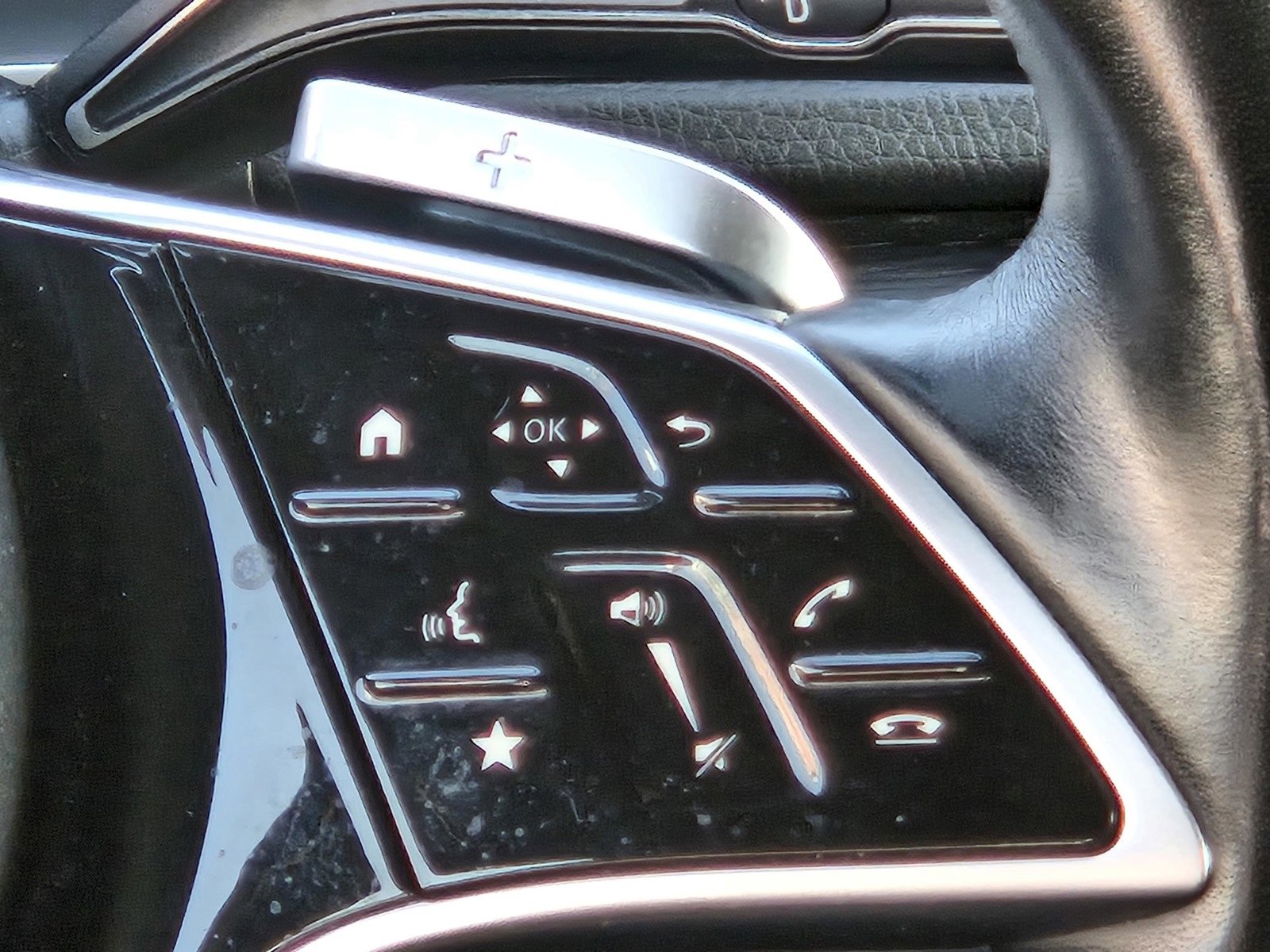 Used 2024 Mercedes-Benz GLS 450 4MATIC image 13