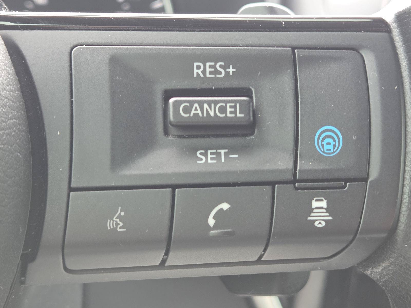 Used 2022 Nissan Rogue SV AWD/4WD image 12