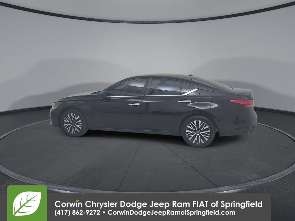 Used 2023 Nissan Altima 2.5 SV image 11