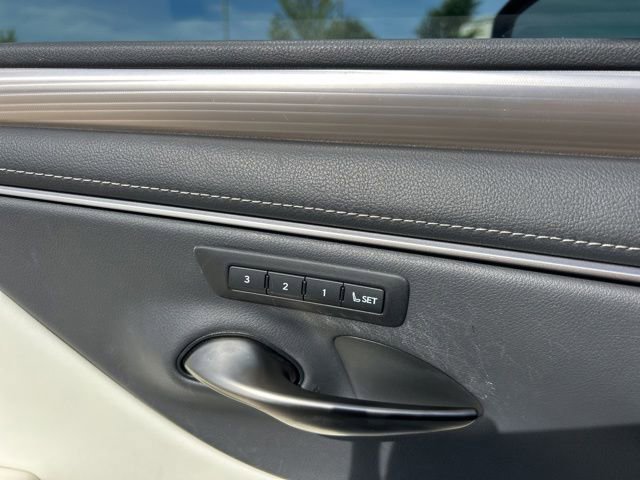 Used 2023 Lexus ES 350 F Sport w/ Accessory Package (Z2) FWD image 13