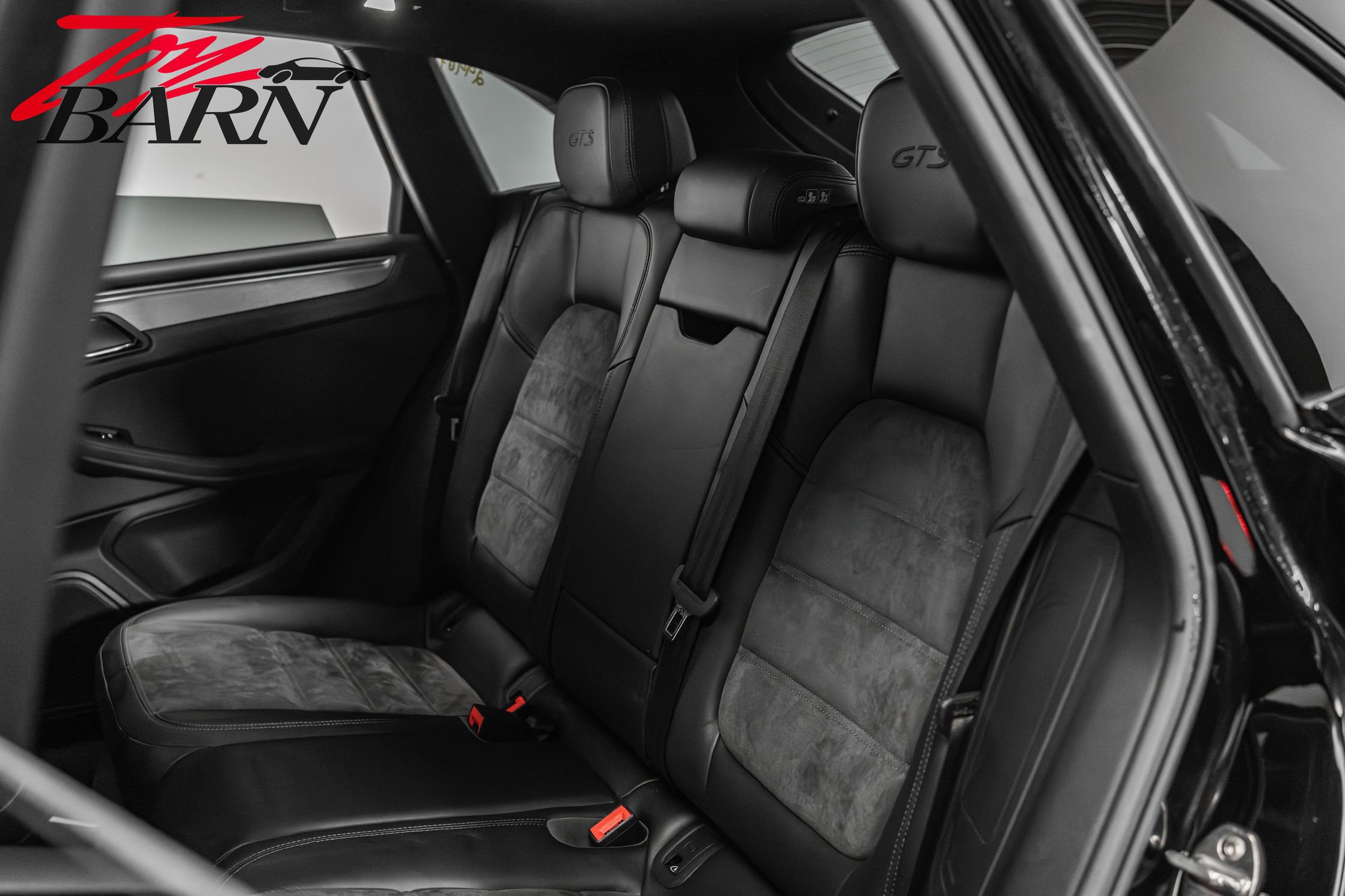 Used 2018 Porsche Macan GTS image 46