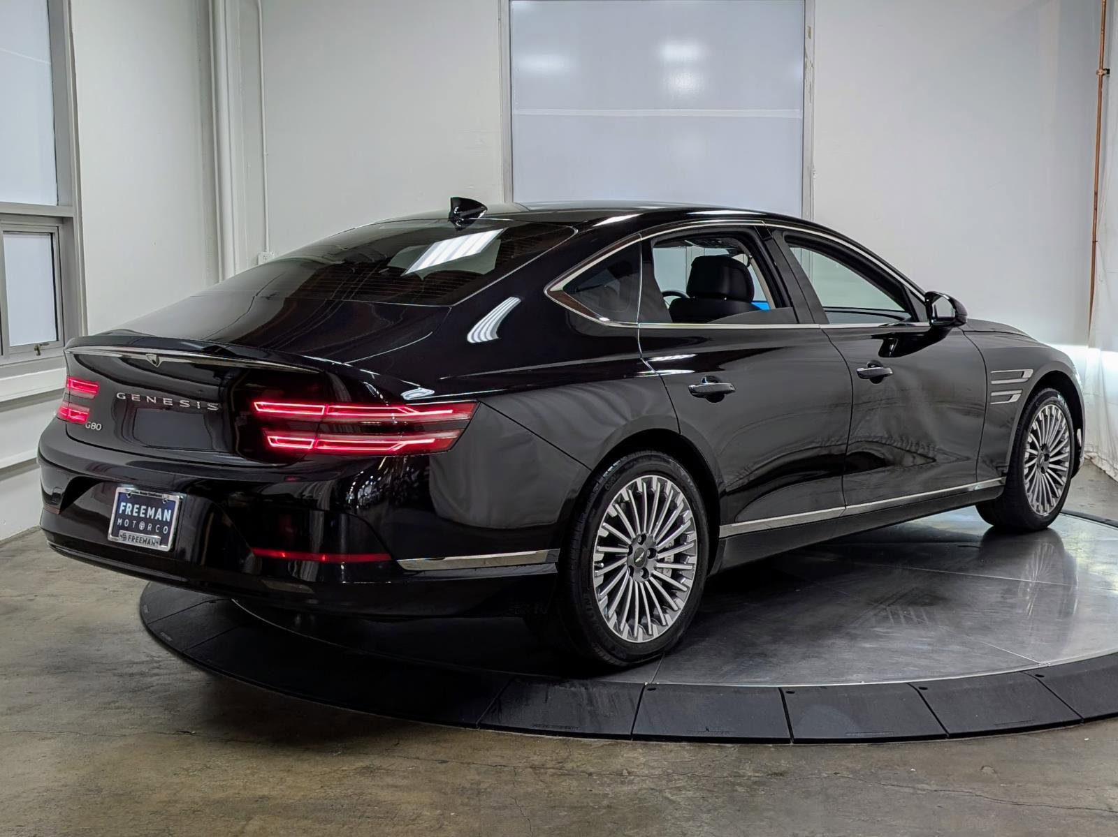 Used 2024 Genesis G80 image 9