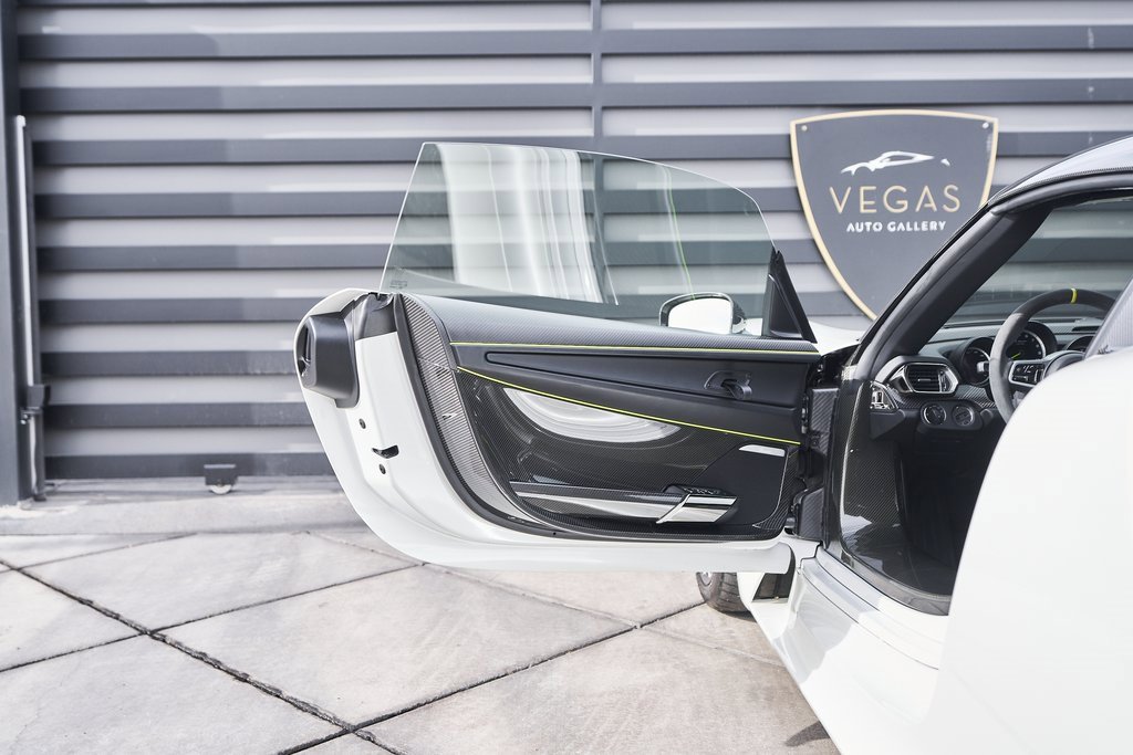 Used 2015 Porsche 918 Spyder w/Weissach Package image 44