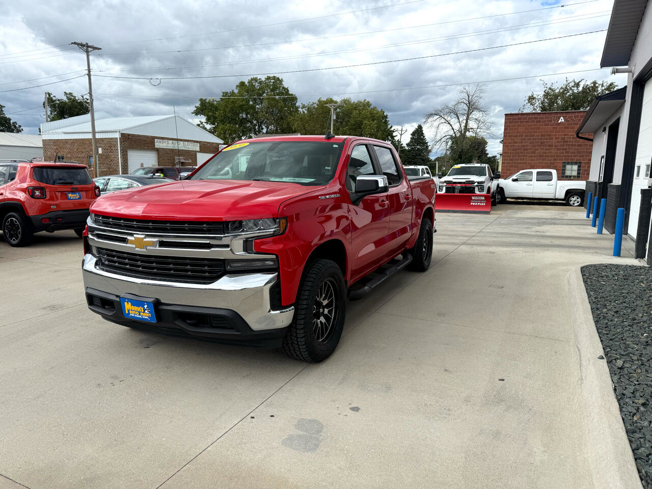 Used 2021 Chevrolet Silverado 1500 LT image 3