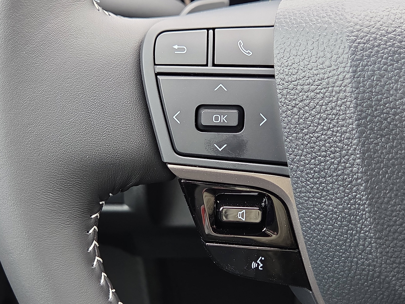 New 2026 Toyota Camry SE image 12