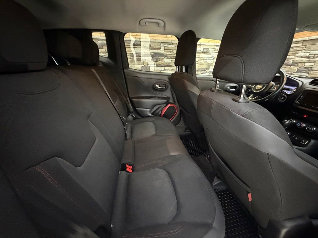 Used 2016 Jeep Renegade Trailhawk AWD/4WD image 29