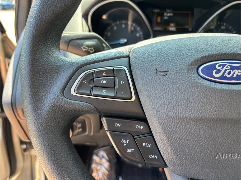Used 2017 Ford Focus SE FWD image 19
