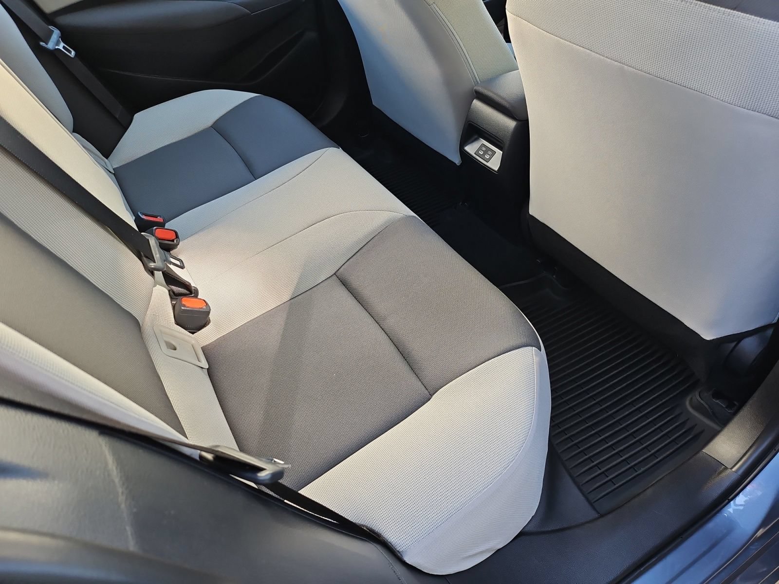 Used 2025 Toyota Corolla LE w/ Convenience Package FWD image 32