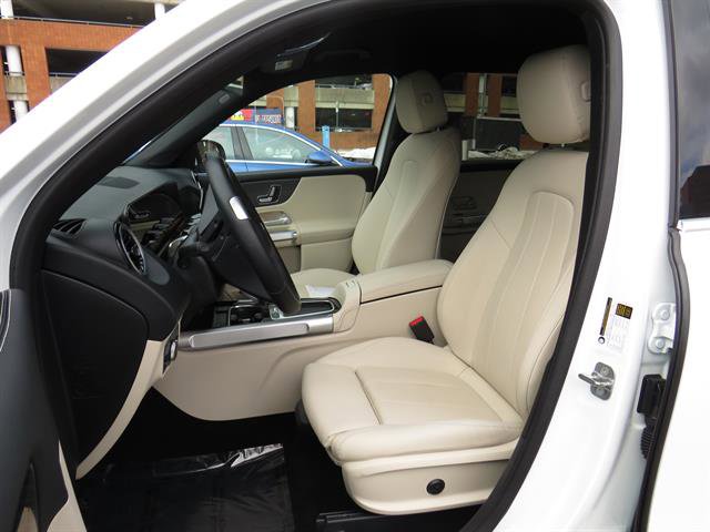 Used 2025 Mercedes-Benz GLB 250 4MATIC image 23