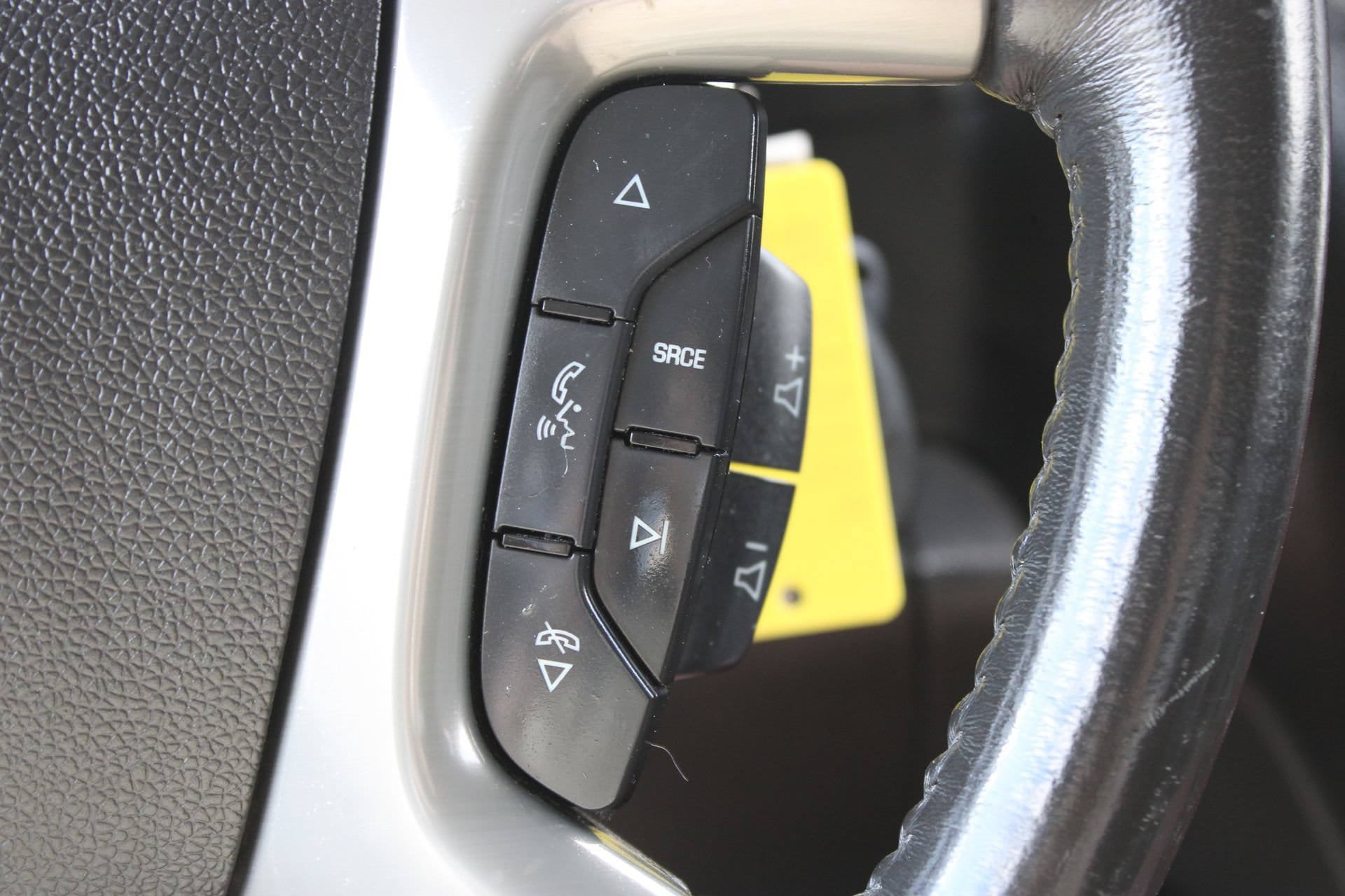 Used 2013 Chevrolet Avalanche LTZ AWD/4WD image 35