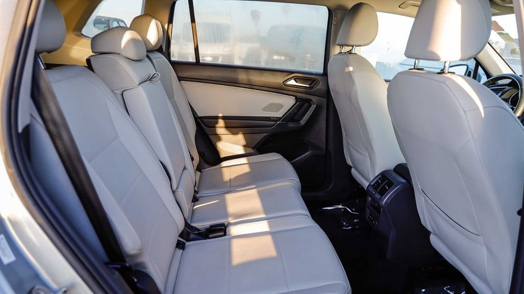 Used 2020 Volkswagen Tiguan SE w/ Panoramic Sunroof Package AWD/4WD image 20