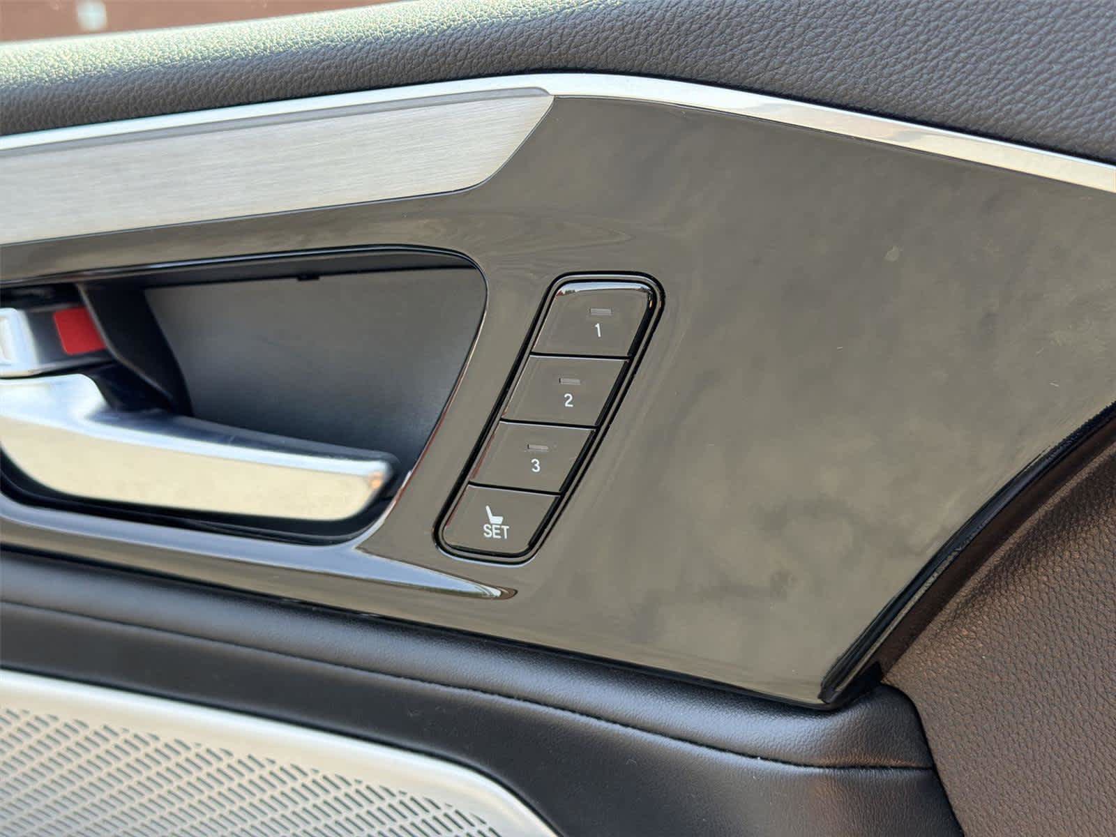 Certified 2023 Acura MDX SH-AWD w/ Technology Package image 40