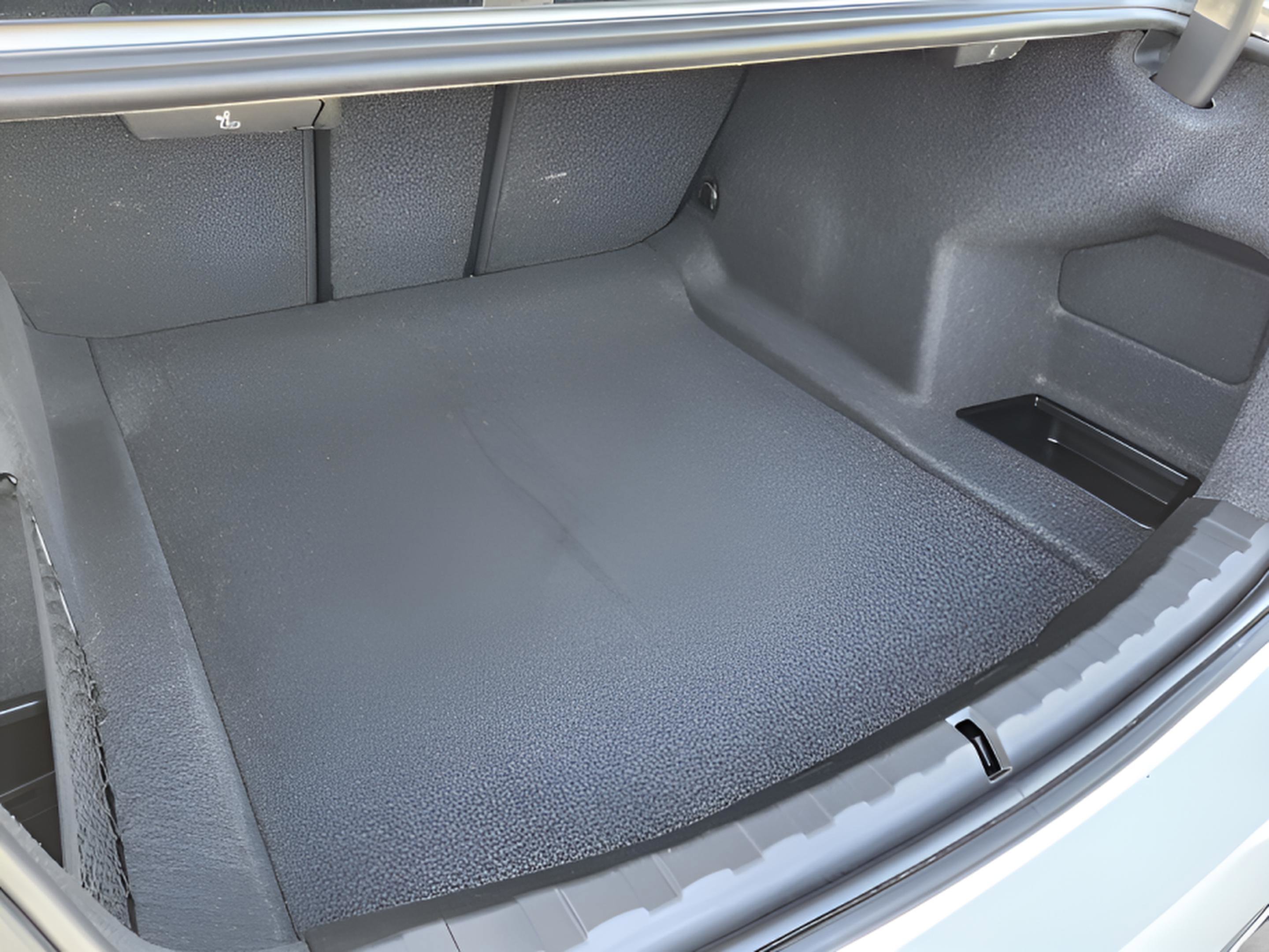 Certified 2023 BMW 330i Sedan w/ Driving Assistance Package image 33