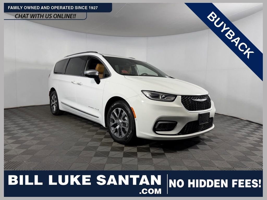 Used 2023 Chrysler Pacifica Pinnacle image 1