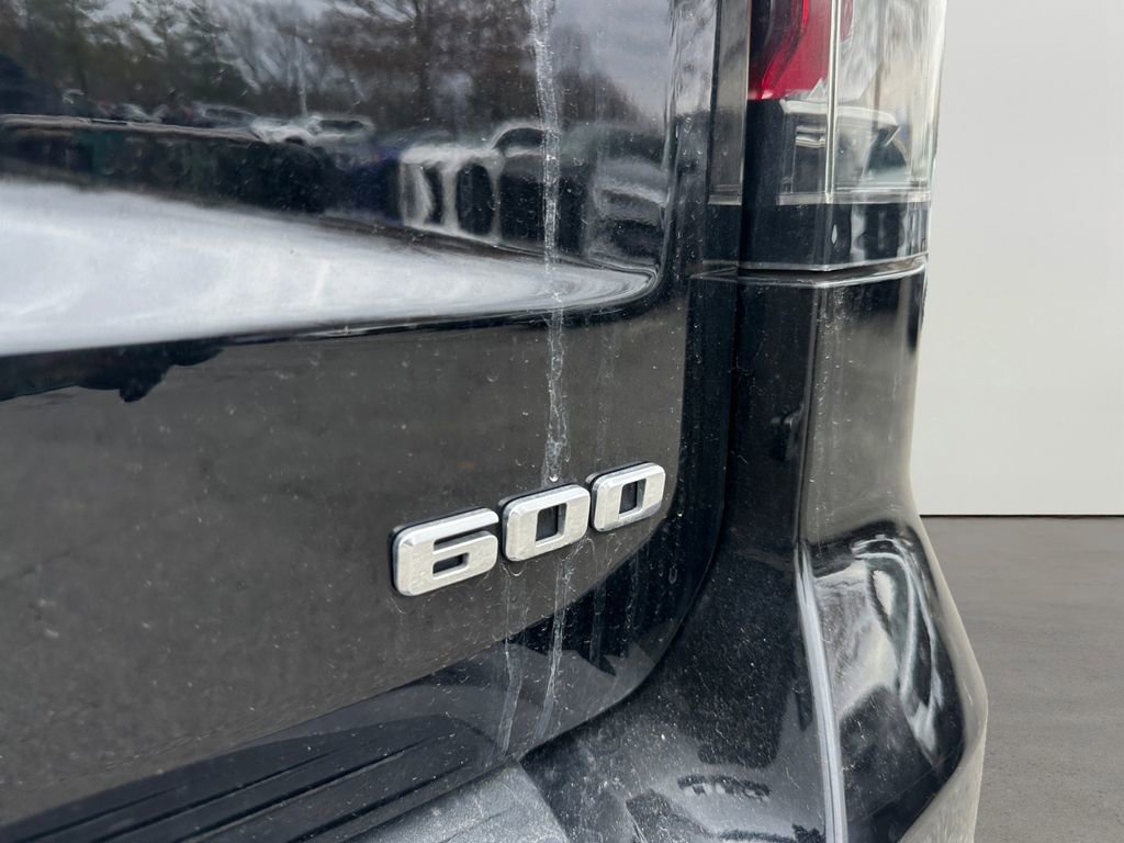 Used 2023 Cadillac Escalade ESV Premium Luxury image 31