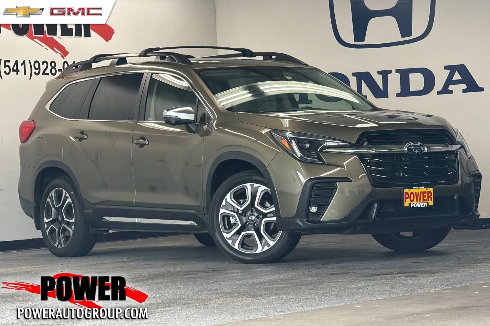 Used 2023 Subaru Ascent Limited w/ Technology Package AWD/4WD image 1