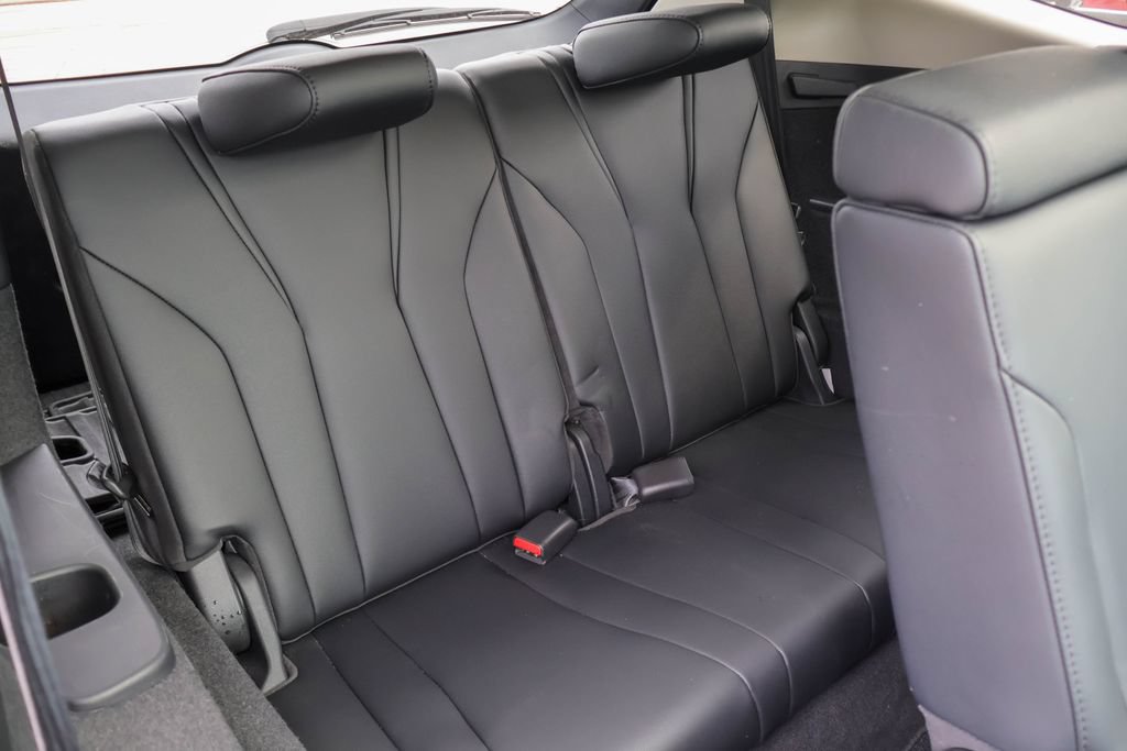Used 2023 Acura MDX FWD image 11