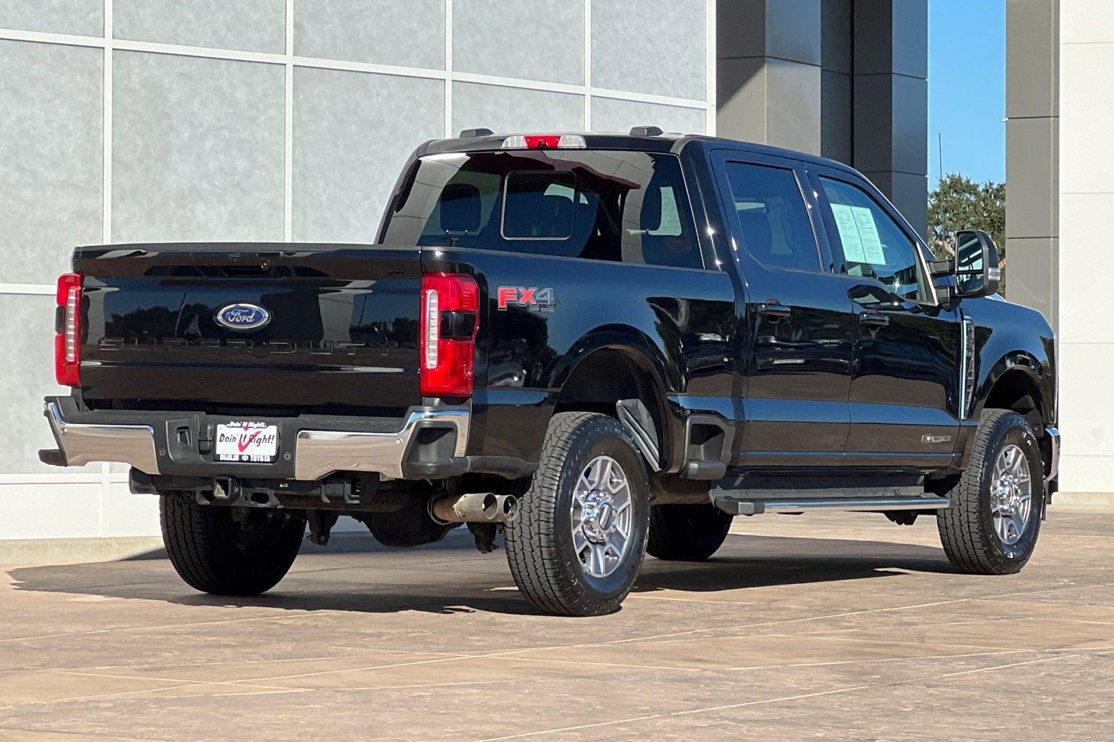 Used 2023 Ford F250 Lariat w/ FX4 Off-Road Package image 4