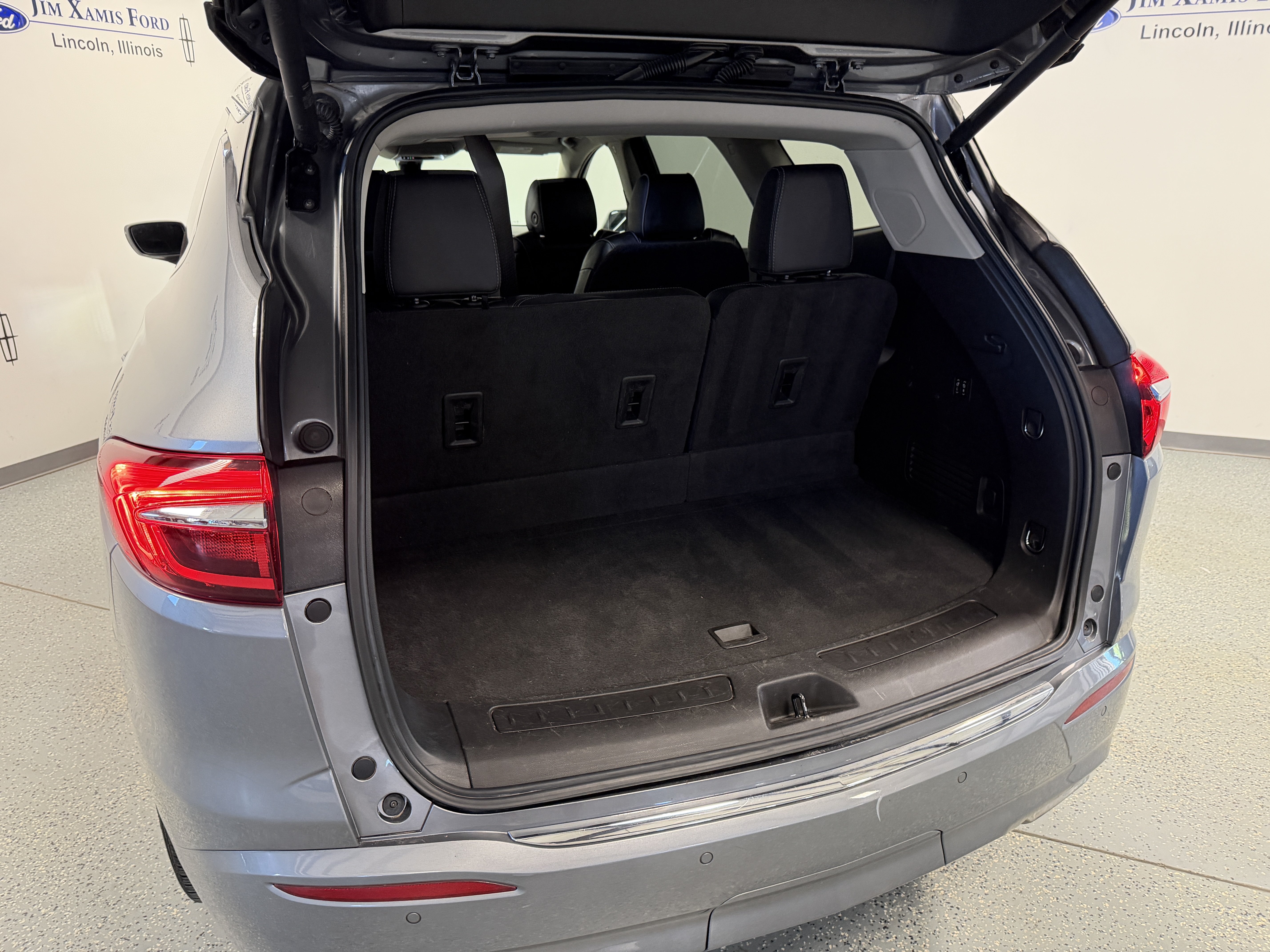 Used 2020 Buick Enclave Avenir w/ Avenir Technology Package FWD image 25