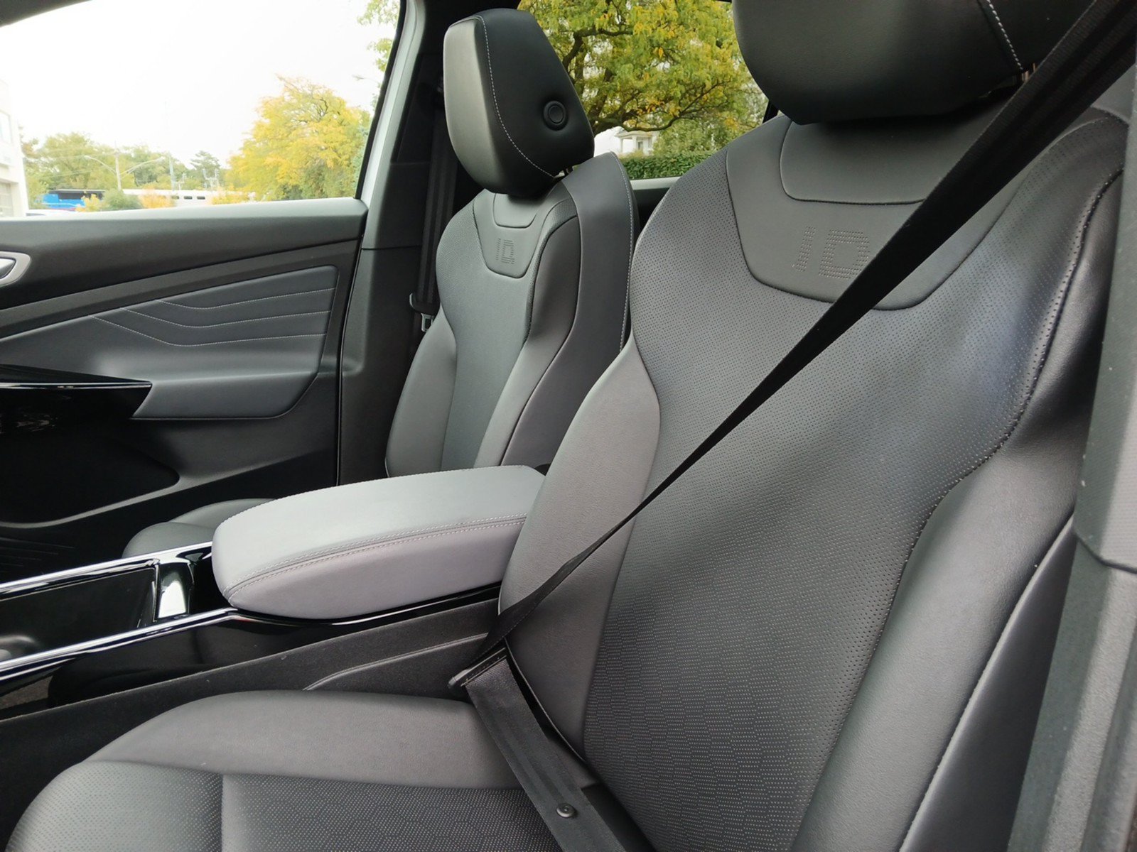 Certified 2023 Volkswagen ID.4 Pro S AWD/4WD image 20