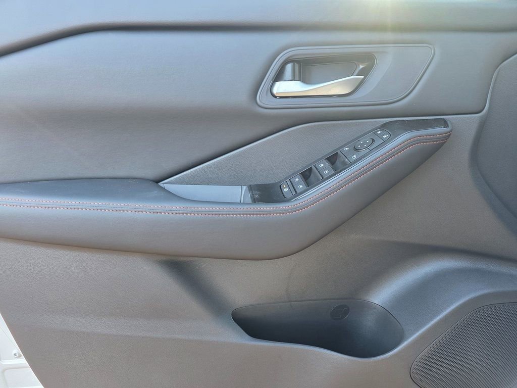 New 2026 Nissan Rogue SV image 18