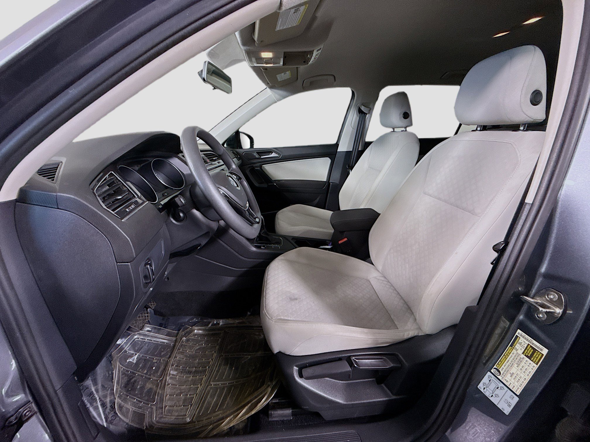 Used 2020 Volkswagen Tiguan S image 21