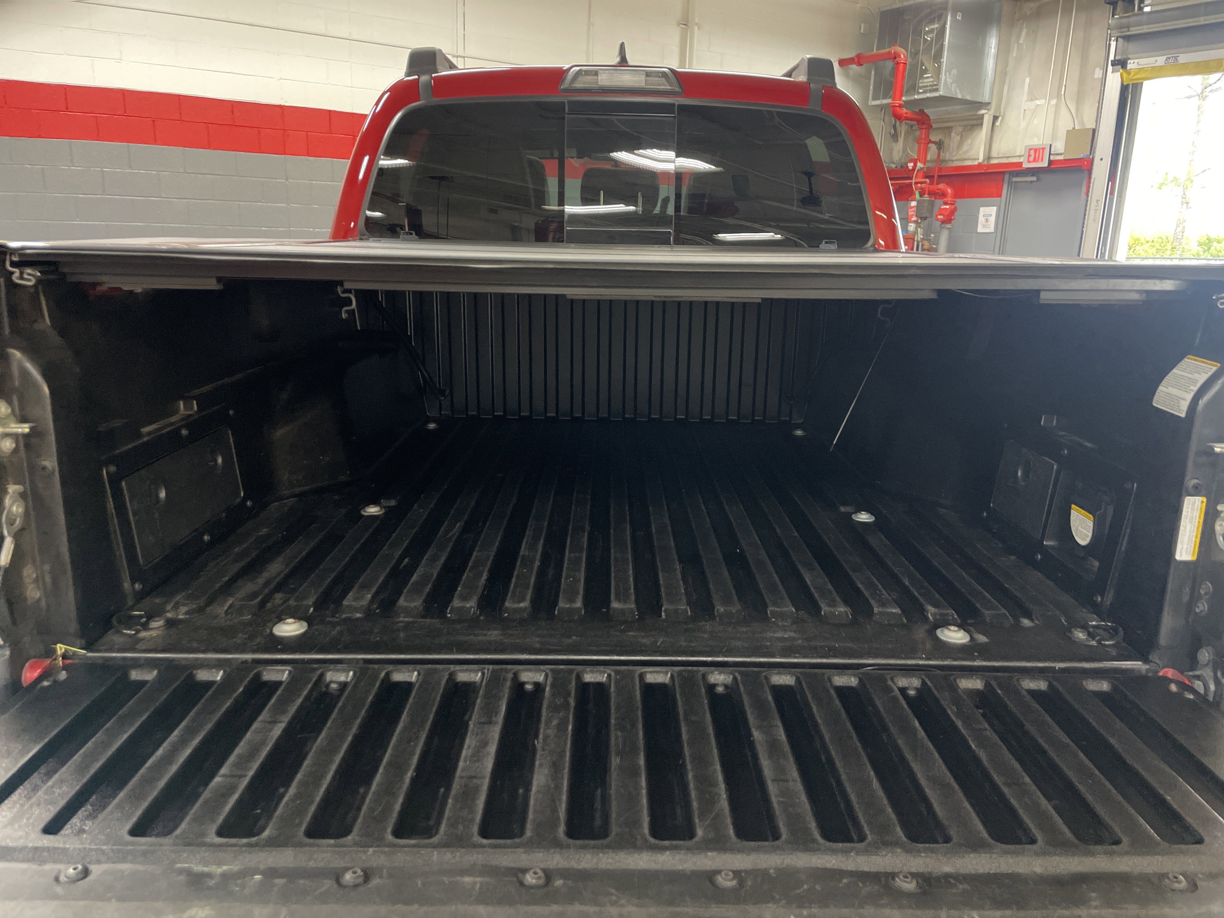 Used 2017 Toyota Tacoma Limited image 34