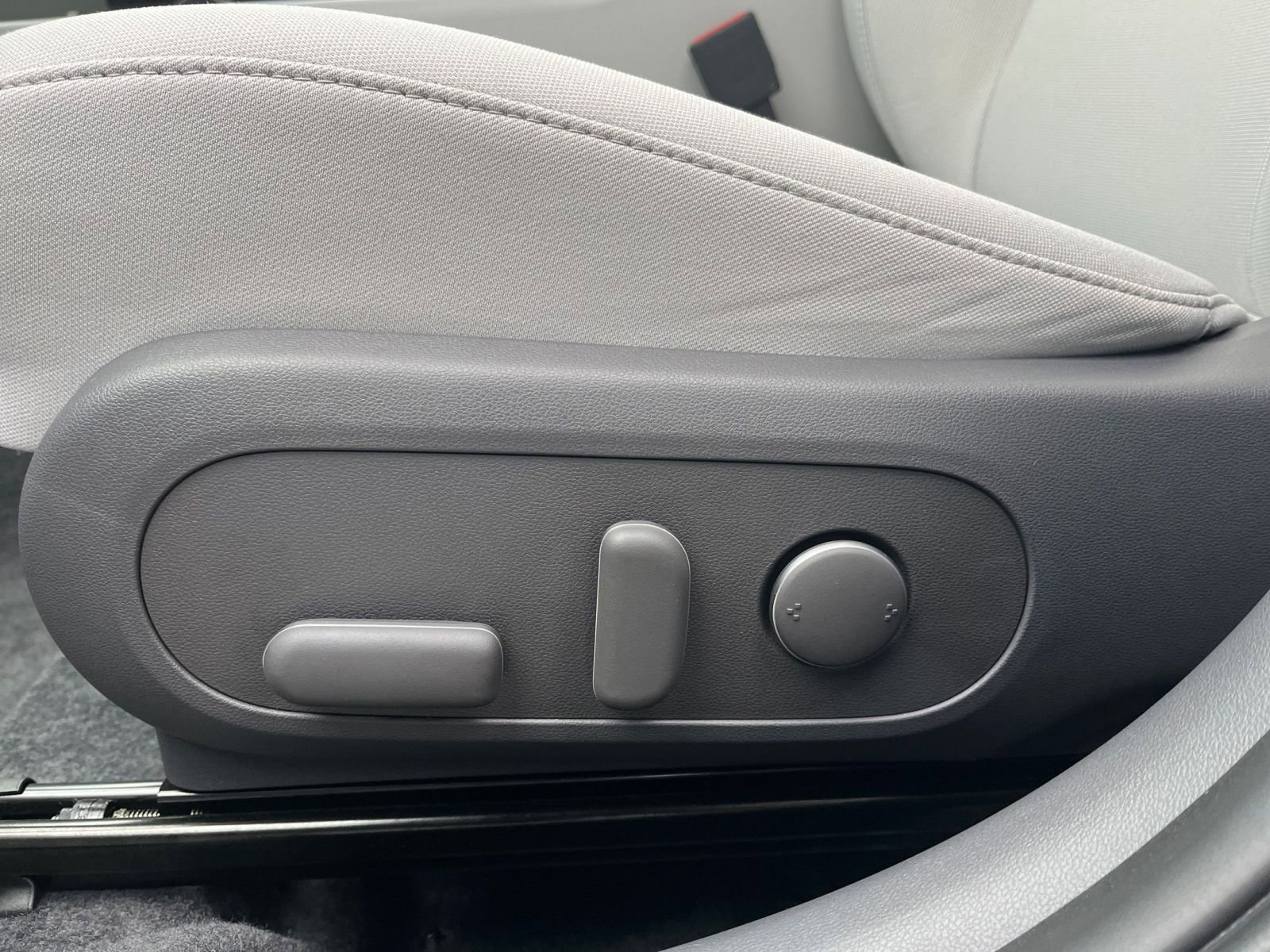 Used 2025 Hyundai Kona SEL image 23