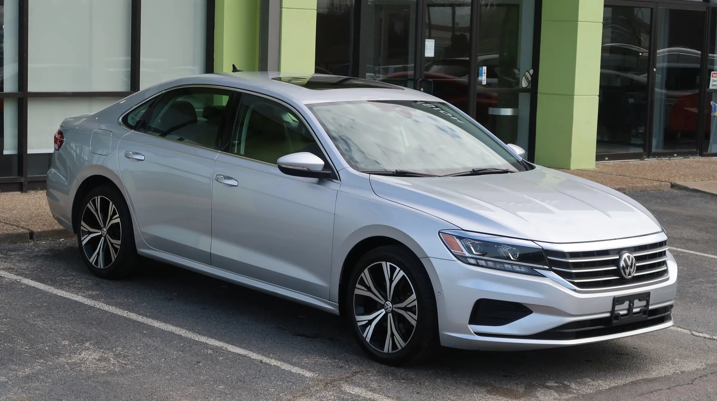 Used 2020 Volkswagen Passat 2.0T SEL FWD image 5